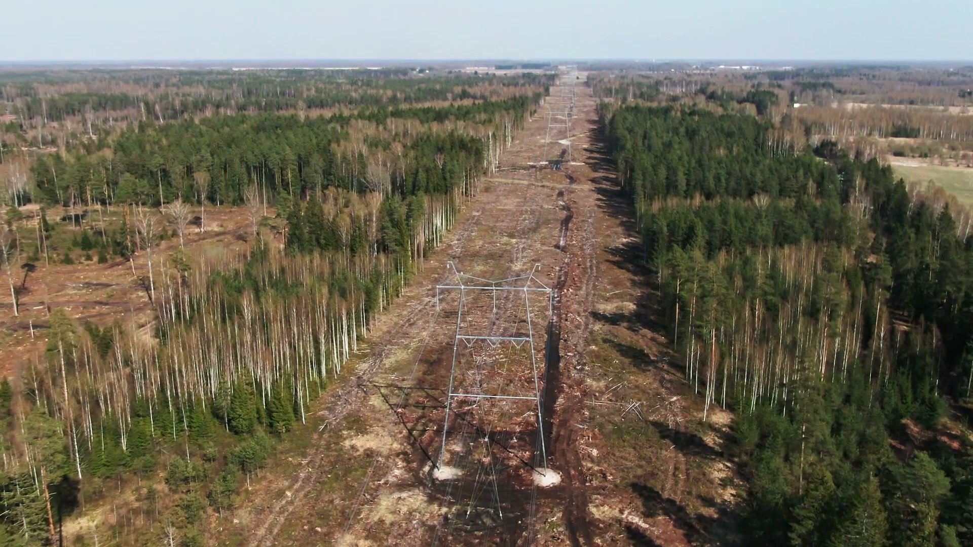 Kõrgepinge liini masti püstitus - video eelvaade