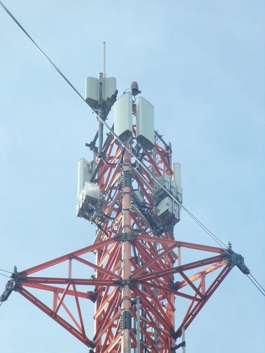 Mobiilsidevõrgu ehitus - kaabli- ja seadmetööd
